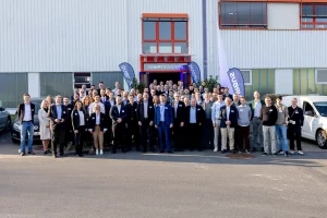 Gruppenfoto mit Teilnehmenden am PwC-Event bei Airbus am 04.03.2026