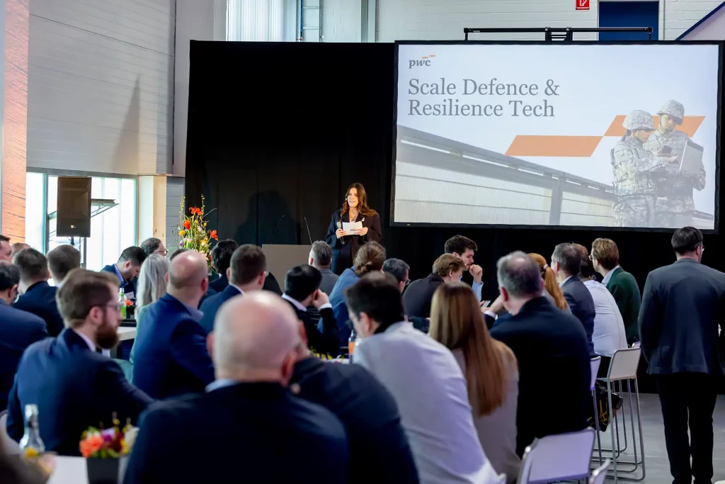 Publikum und Rednerin beim PwC-Event am 04.03.2026