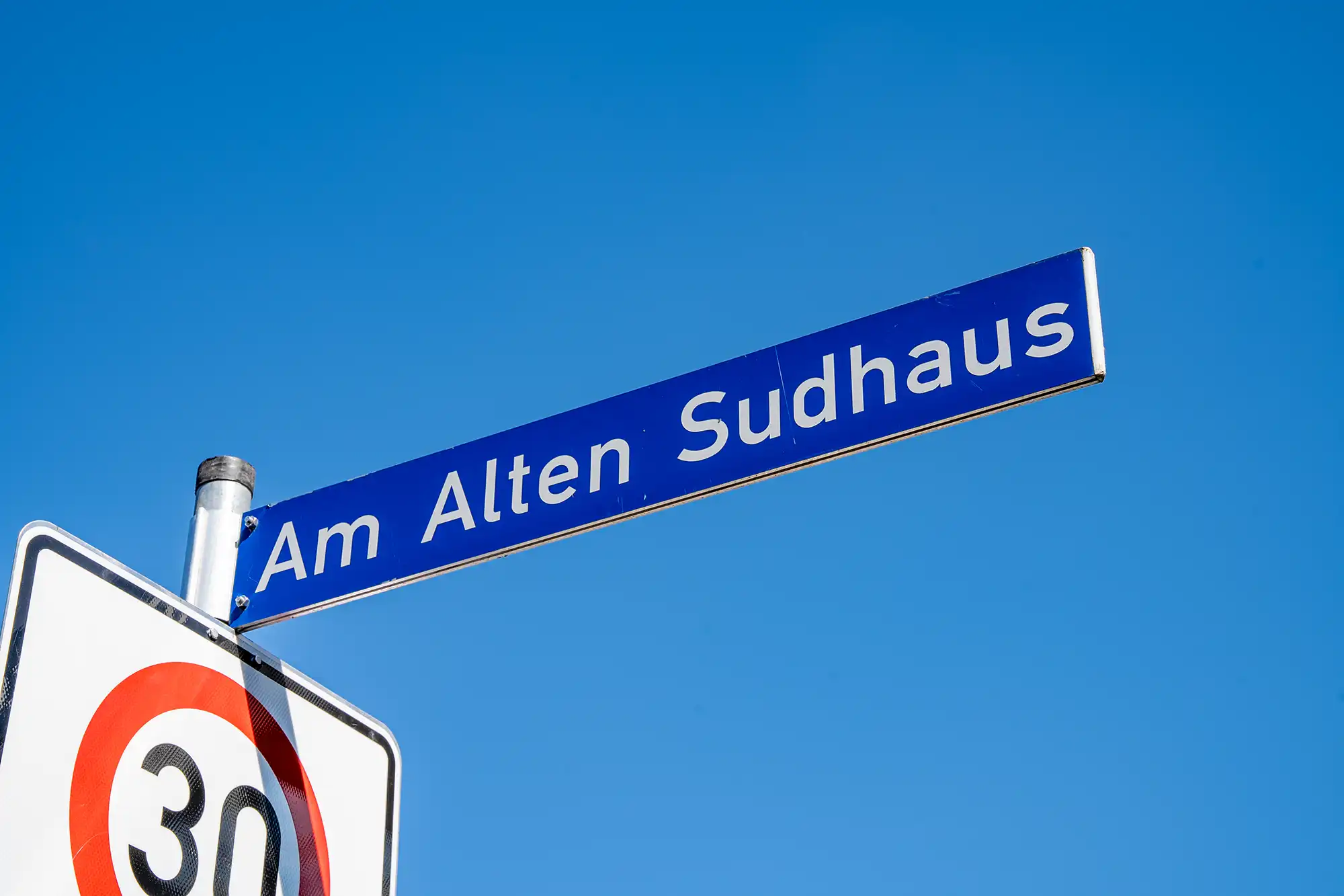 Strassenschild am alten Sudhaus